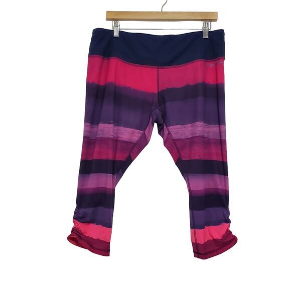 Brooks | Greenlight SE Capri Running Tight in Navy Scape/Light Bloom - Picture 1 of 11